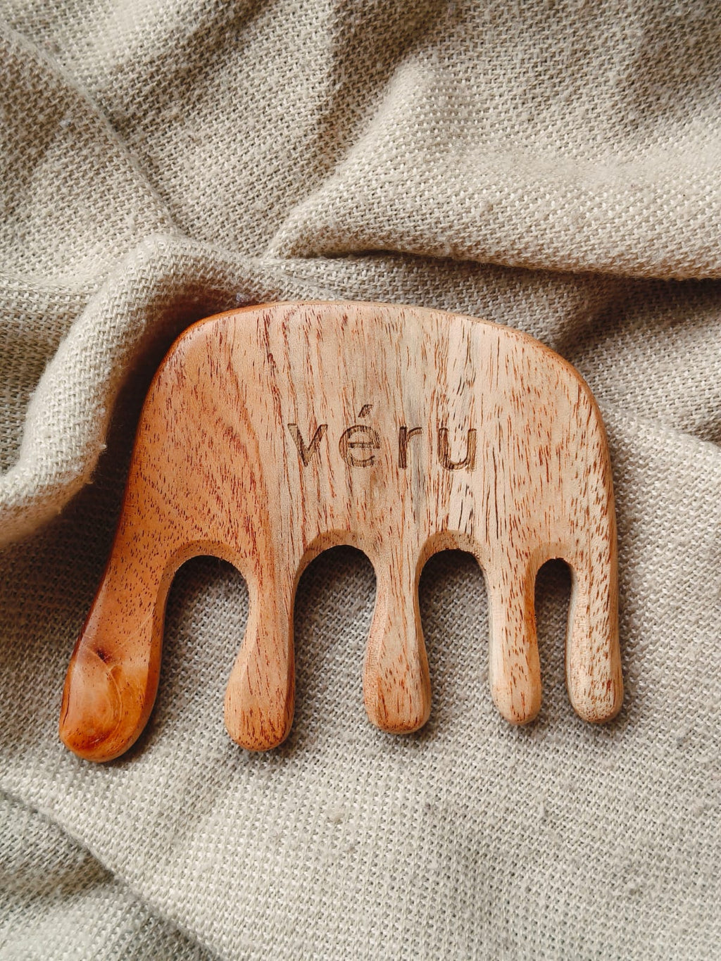 Veru Bamboo Head Massager – Women’s Edition